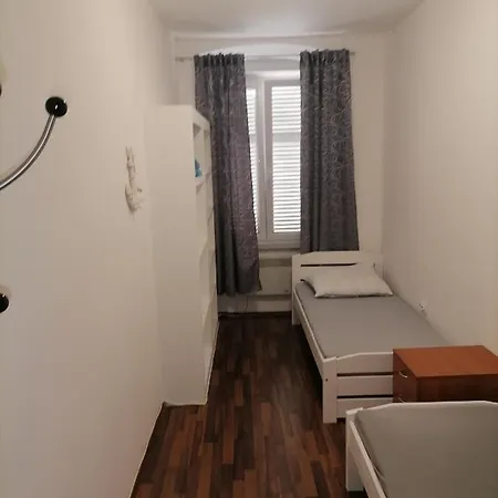 Kosi Toranj Apartment