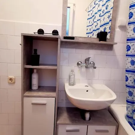 Kosi Toranj Apartment *