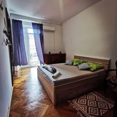 Kosi Toranj Apartment
