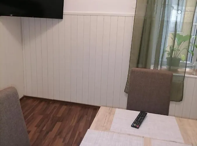 Kosi Toranj Apartman *